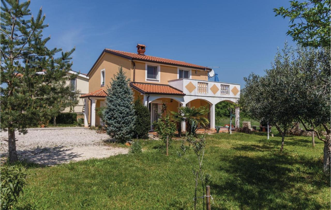 Nice Apartment In Kastel With Kitchen 外观 照片
