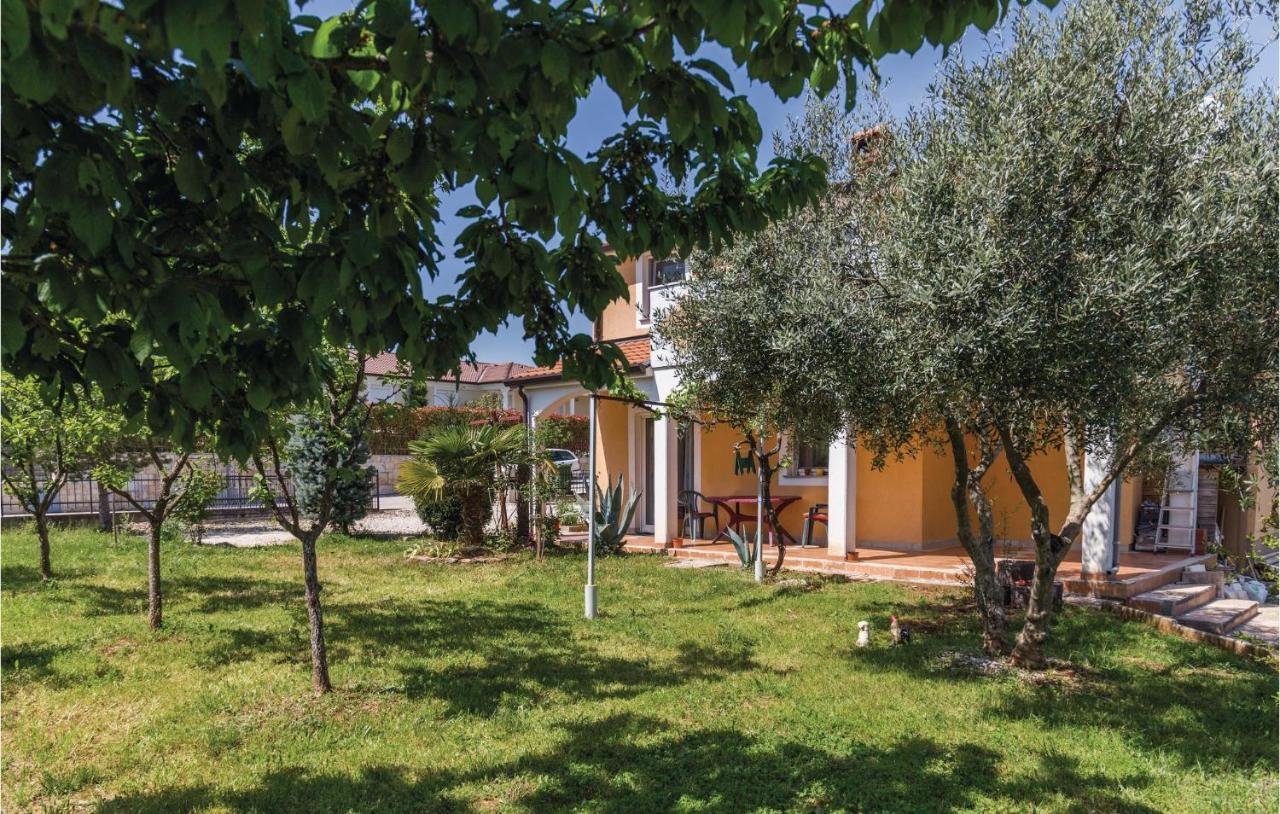 Nice Apartment In Kastel With Kitchen 外观 照片