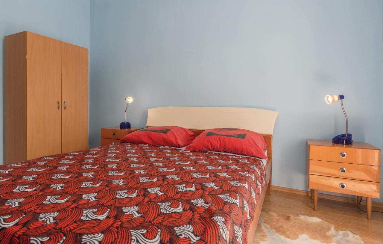 Nice Apartment In Kastel With Kitchen 外观 照片