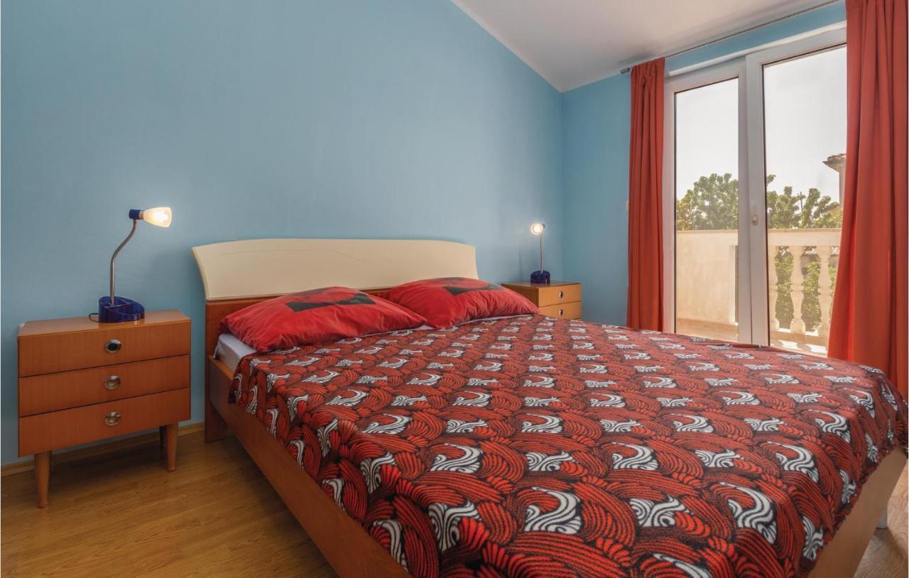 Nice Apartment In Kastel With Kitchen 外观 照片